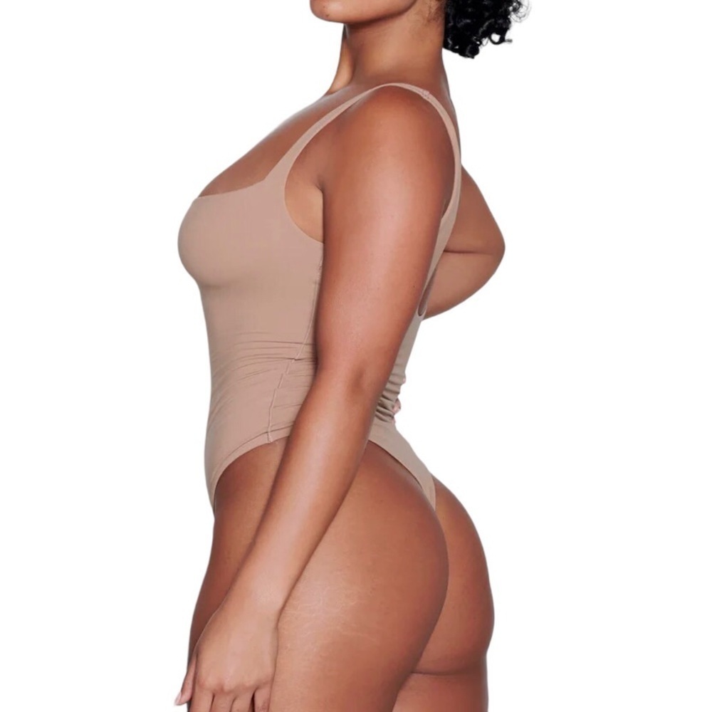 Skims Fits Everybody Square Neck Thong Bodysuit Sienna Size 2X 3X Shapewear - Picture 2 of 9